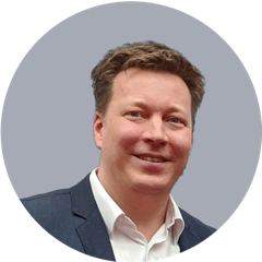 Dr. Dominik Pfeiffer